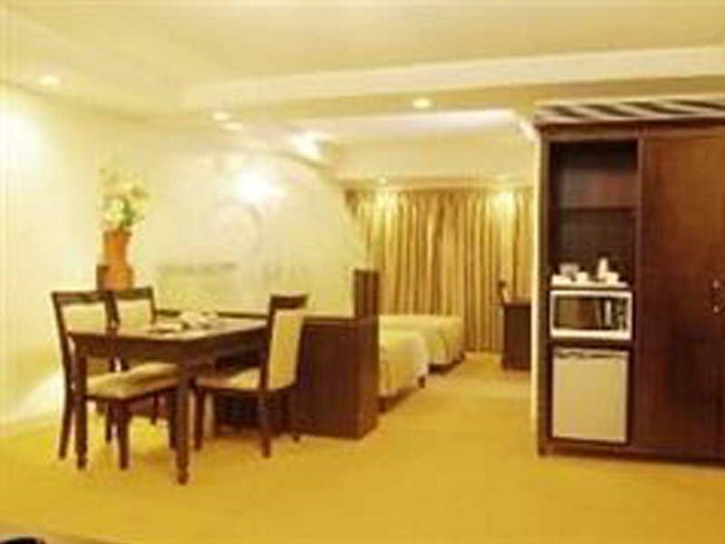Hotel Mandakini Ambience Пуна Экстерьер фото
